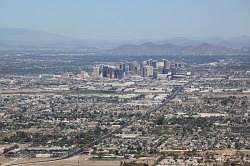 Phoenix - South Mountain Park; uitzicht over het centrum van Phoenix