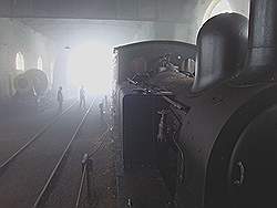 Paranapiacaba - treinmuseum in de mist; zelfs binnen is het mistig