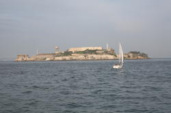 Sausalito - boot naar San Francisco; onderweg Alcatraz Island, een vroegere gevangenis