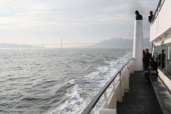 Sausalito - boot naar San Francisco; achter ons de Golden Gate bridge