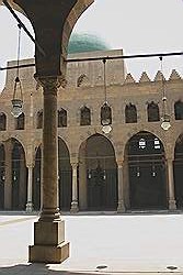 Een van de andere moskeeen naast de Mohamed Aly moskee