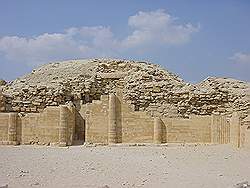 Saqqara - een van de tempels bij de trappiramide
