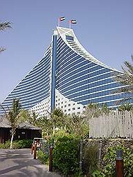 Jumeirah Beach hotel - achterzijde van het hotel