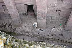 Lalibela - kerk, uitgehouwen uit de rotsen