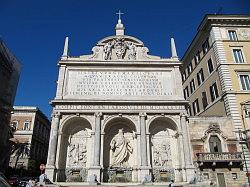 Rome - straatbeeld; Mozesfontein aan de Piazza Bernardo