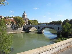 Rome - Rivier de Tiber en Isola Tiberina