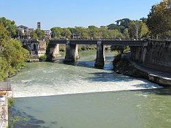 Rome - Rivier de Tiber en Isola Tiberina