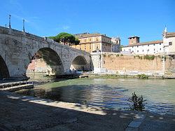 Rome - Rivier de Tiber en Isola Tiberina