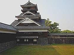 Kumamoto - Kumamoto castle; hoektoren