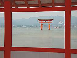 Miyajima - Itsukushima tempel en de tori; deze keer in het water