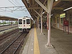 Nikko - aankomst station Nikko, een van de oudste houten stations van Japan