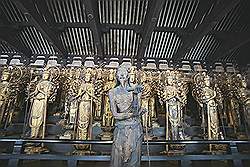 Kyoto - de Sanjusangendo tempel; 1001 boedhhistische beelden
