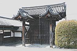 Kyoto - de Sanjusangendo tempel; de poort