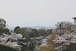 Kyoto - uitzicht vanaf de Kiyomizu-dera tempel over de stad