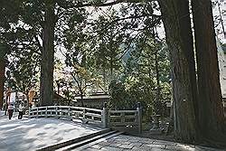 Koyasan - de uitgang van de begraafplaats