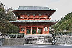 Koyasan - Daimon; de poort naar het dorp, gebouwd in 1705