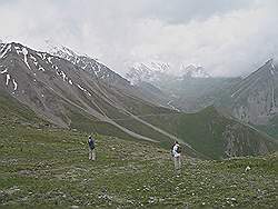 Great Almaty Peak - tot 3480 meter hoogte kan je eenvoudig komen. Daarna wordt het heel erg steil; tijd om terug te lopen