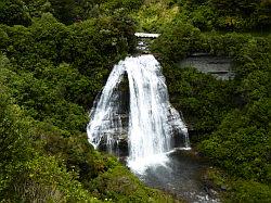 Aniwaniwa Falls