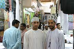 Muscat - de souk in Mutrah - ze wilden erg graag op de foto