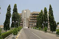 Al Bustan palace hotel - de voorkant