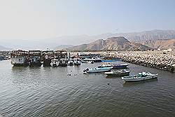 Musandam - boottocht; de haven van Dibba