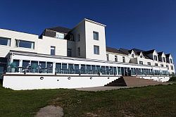 Pembrokeshire Coast Wales - Cliff hotel in Gwbert