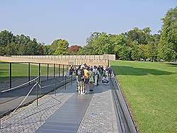 Het Vietnam veterans memorial - helaas was het grootste gedeelte van de muur gesloten wegens renovatie