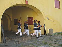 Kaapstad - kasteel de Goede Hoop; wisseling van de wacht