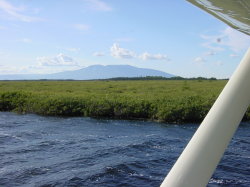 Beaver Air Taxi - geland op een verlaten meer