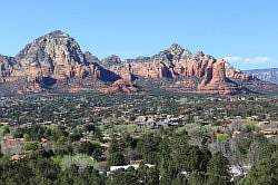 Sedona - mooi uitzicht vanaf een heuvel vlak bij het vliegveld