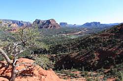 Sedona - mooi uitzicht vanaf een heuvel vlak bij het vliegveld