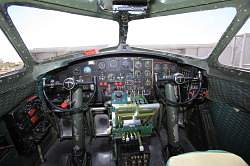 CAF vliegtuig museum - Boeing B-17G 'Flying Fortress'; cockpit