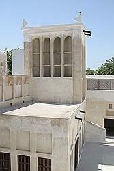Huis van sjeik Isa Bin Ali; de koeltoren voor de natuurlijke airconditioning