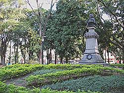 De stad - Jardim de Luz; park met kunst en beelden