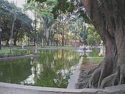 De stad - Jardim de Luz; parkvijver
