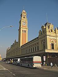 De stad - Luz spoorweg station