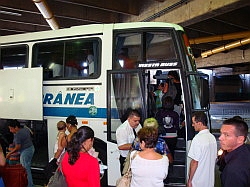 Ilhabela - busstation Tietê; instappen