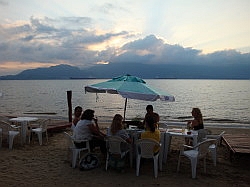Ilhabela - strand voor het hotel; zonsondergang