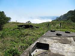Paranapiacaba forest - de bewolking ligt lager; op deze heuvel stonden vroeger TV antennes