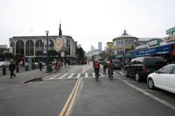 San Francisco - Golden Gate bridge; via Fishermans Warf op weg naaqr de Golden Gate bridge