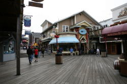 San Francisco - Pier 39; de pier zelf is behoorlijk toeristisch