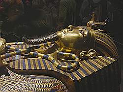 Egyptisch museum; sarcofaag (grafkist) van Tutankhamon