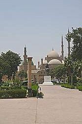 de Mohamed Aly moskee, gezien vanaf het militair museum