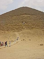 De piramiden van Dahshur - de rode piramide