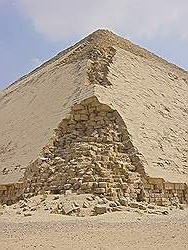 De piramiden van Dahshur - de geknikte piramide