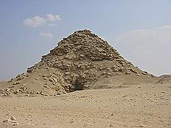 Saqqara - de ingang van de piramide van Unas