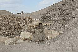 Hawara - toegang tot de piramide aan de zuidzijde