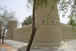 Al Ain - Al Sharqi fort naast het national museum