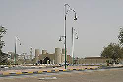 Al Ain - een nieuw fort in de buurt van het national museum