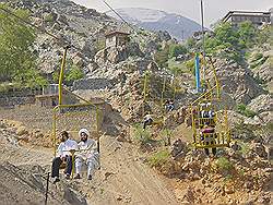 Darband street - met de stoeltjeslift naar boven